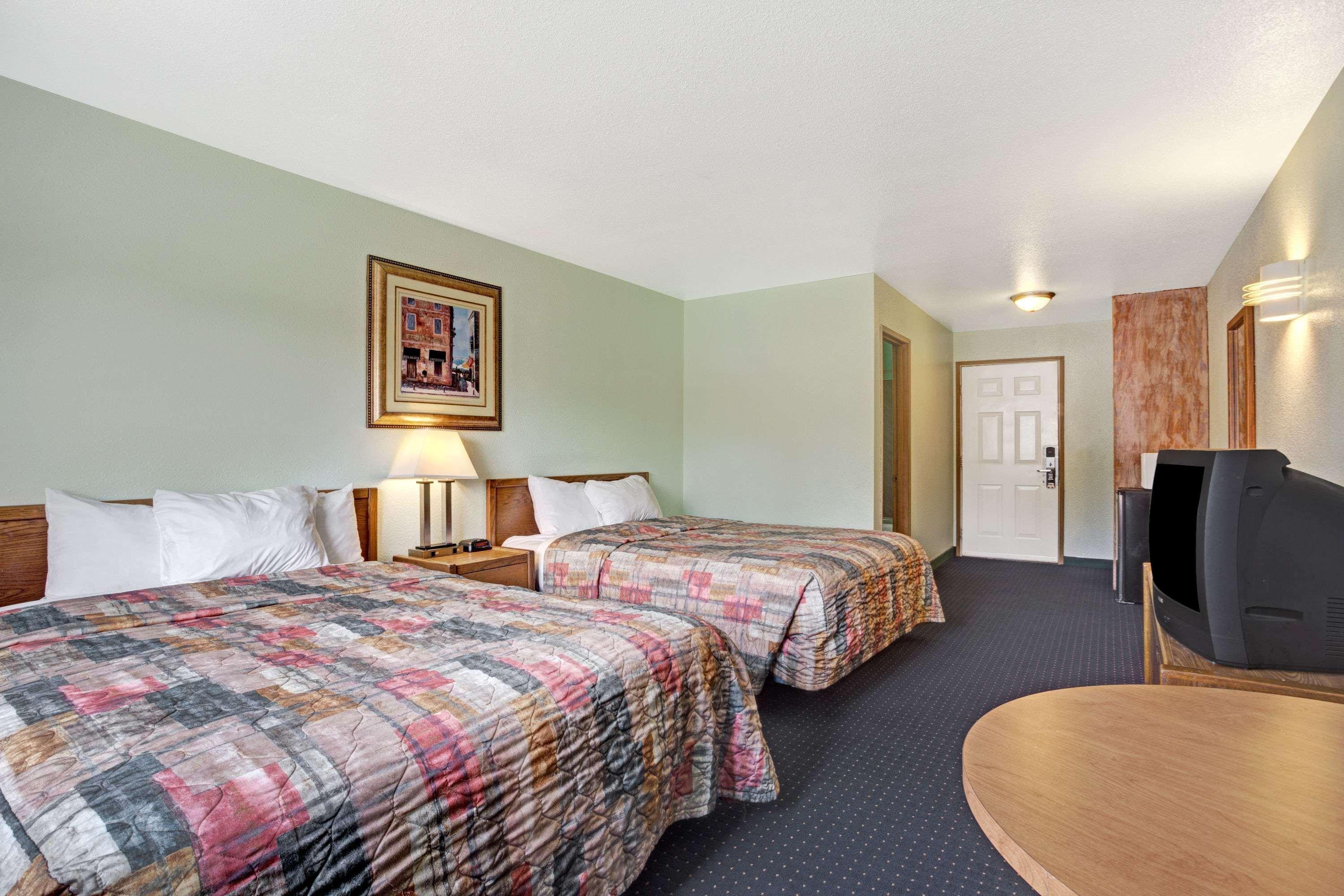 Travelodge By Wyndham Seattle North Of Downtown Buitenkant foto