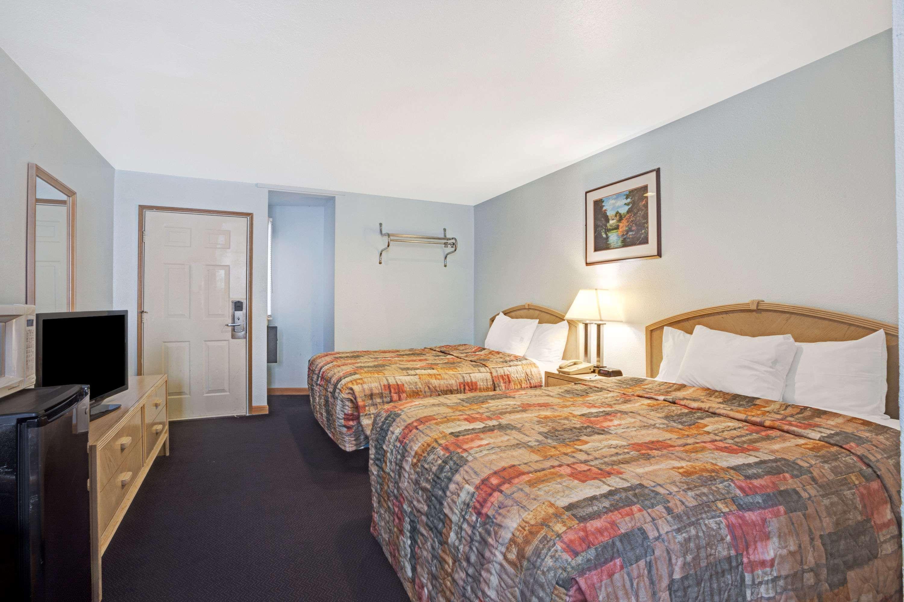 Travelodge By Wyndham Seattle North Of Downtown Buitenkant foto